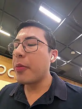 andrewmhilton  online show from 15, 4, 2026