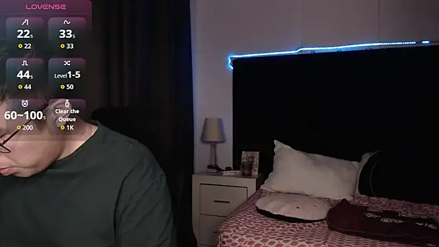 Snapshot of andrewmhilton_ chatting on 15, 2, 2026 andrewmhilton online show from 15, 2, 2026