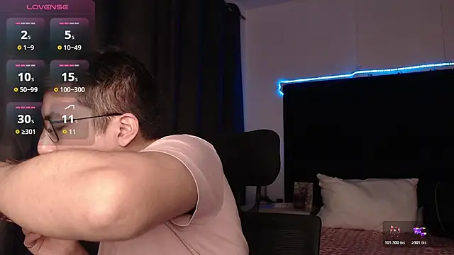 Snapshot of andrewmhilton_ chatting on 13, 2, 2026 andrewmhilton online show from 13, 2, 2026