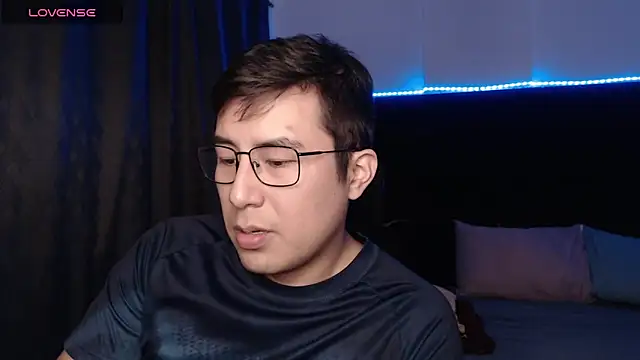 Snapshot of andrewmhilton_ chatting on 22, 2, 2026 andrewmhilton online show from 22, 2, 2026