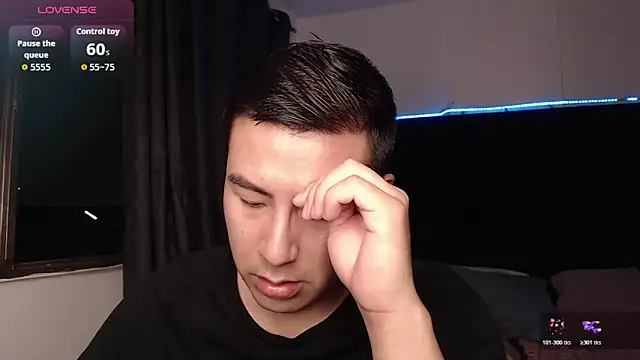 Snapshot of andrewmhilton_ chatting on 3, 2, 2026 andrewmhilton online show from 3, 2, 2026