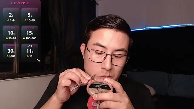 Snapshot of andrewmhilton_ chatting on 9, 2, 2026 andrewmhilton online show from 9, 2, 2026