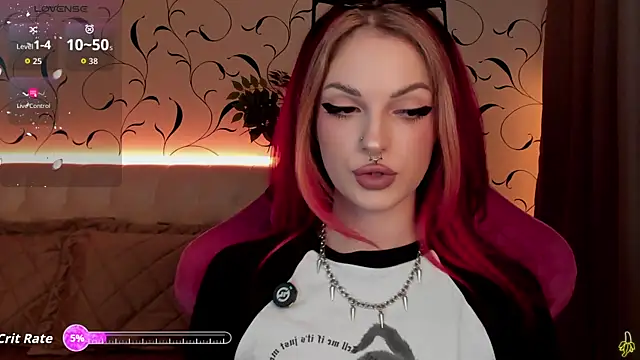 Snapshot of BratzieDarsie chatting on 14, 10, 2025 BratzieDarsie online show from 14, 10, 2025