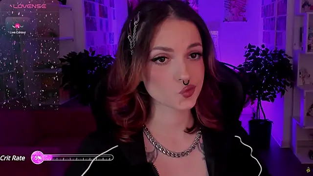 Snapshot of BratzieDarsie chatting on 7, 3, 2025 BratzieDarsie online show from 7, 3, 2025