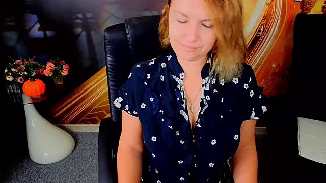 EmmaxPark online show from 17, 11, 2025