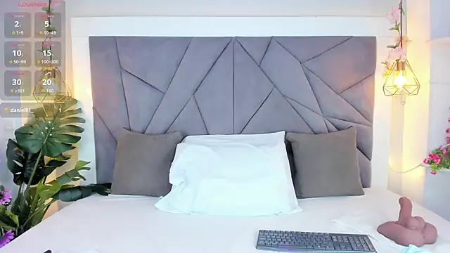 KiarhaTrixie online show from 11, 10, 2025