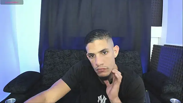 jhonnysnow17 online show from 15, 5, 2026