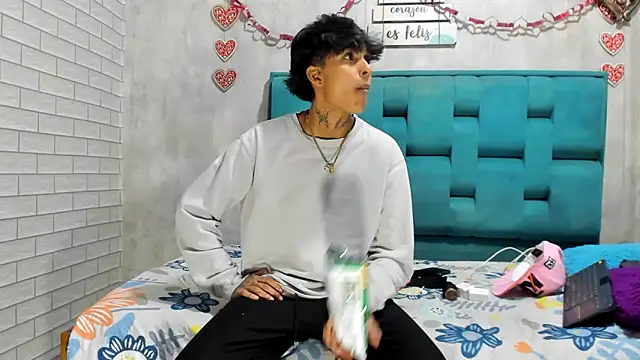 chicamir22 online show from 5, 10, 2025