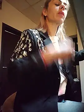 TiffanyMaze online show from 1, 6, 2026