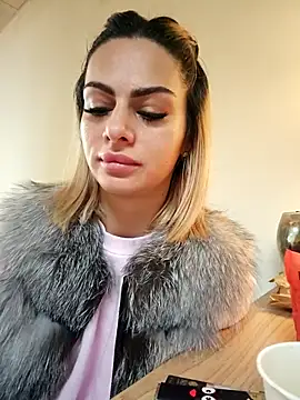 TiffanyMaze online show from 6, 4, 2026