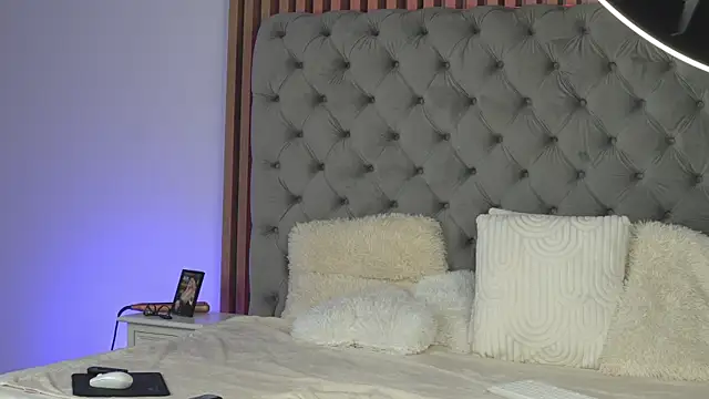 TiffanyMaze online show from 29, 4, 2026