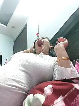 Snapshot of Poojabhabi101 chatting on 5, 3, 2025 Poojabhabi101 online show from 5, 3, 2025