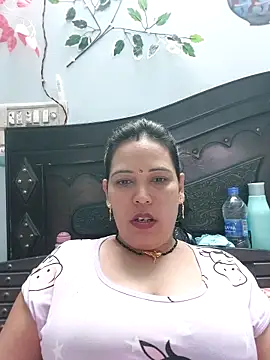 Snapshot of Poojabhabi101 chatting on 30, 10, 2025 Poojabhabi101 online show from 30, 10, 2025
