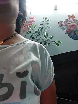 Snapshot of Poojabhabi101 chatting on 5, 11, 2025 Poojabhabi101 online show from 5, 11, 2025