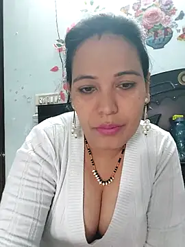 Poojabhabi101 online show from 19, 12, 2025