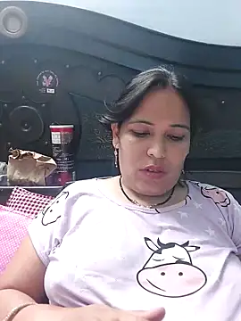 Poojabhabi101 online show from 15, 4, 2026