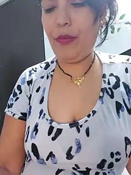 Snapshot of Poojabhabi101 chatting on 6, 11, 2025 Poojabhabi101 online show from 6, 11, 2025