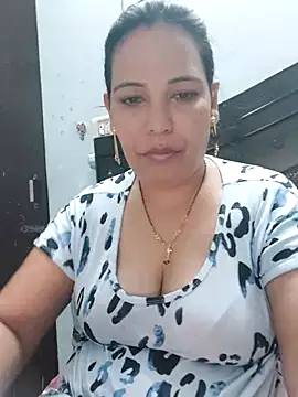 Snapshot of Poojabhabi101 chatting on 18, 9, 2025 Poojabhabi101 online show from 18, 9, 2025