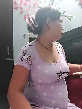 Snapshot of Poojabhabi101 chatting on 9, 11, 2025 Poojabhabi101 online show from 9, 11, 2025