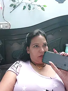 Snapshot of Poojabhabi101 chatting on 27, 10, 2025 Poojabhabi101 online show from 27, 10, 2025