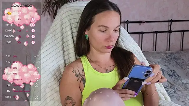 lil luna x online show from 27, 5, 2026