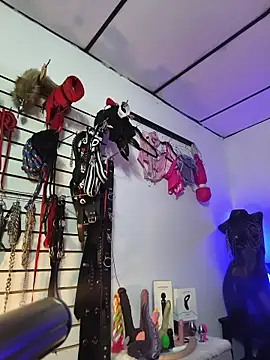 mal x online show from 11, 4, 2026