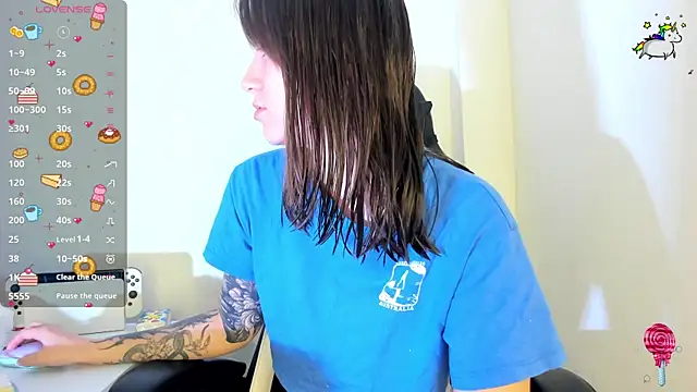  alicerosse2 online show from 23, 1, 2025