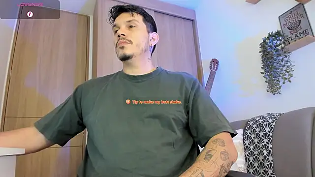 Snapshot of alejandro_stark chatting on 30, 6, 2026 alejandro stark online show from 30, 6, 2026