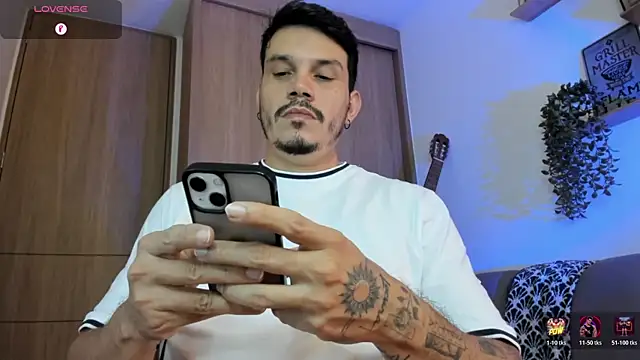 Snapshot of alejandro_stark chatting on 3, 7, 2026 alejandro stark online show from 3, 7, 2026