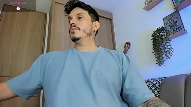 Snapshot of alejandro_stark chatting on 24, 6, 2026 alejandro stark online show from 24, 6, 2026
