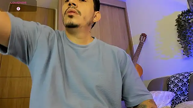 Snapshot of alejandro_stark chatting on 3, 6, 2026 alejandro stark online show from 3, 6, 2026