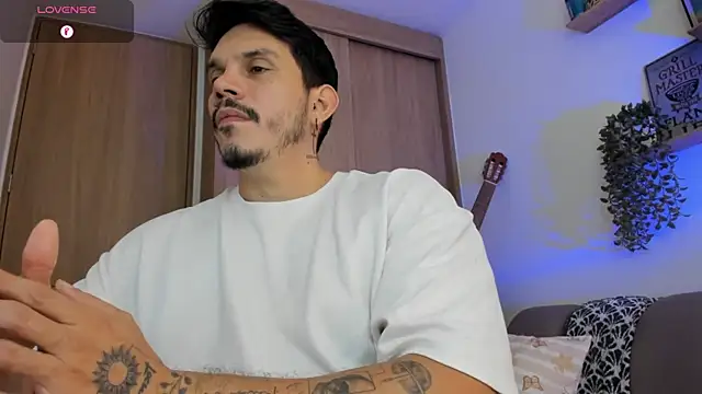 Snapshot of alejandro_stark chatting on 17, 7, 2026 alejandro stark online show from 17, 7, 2026