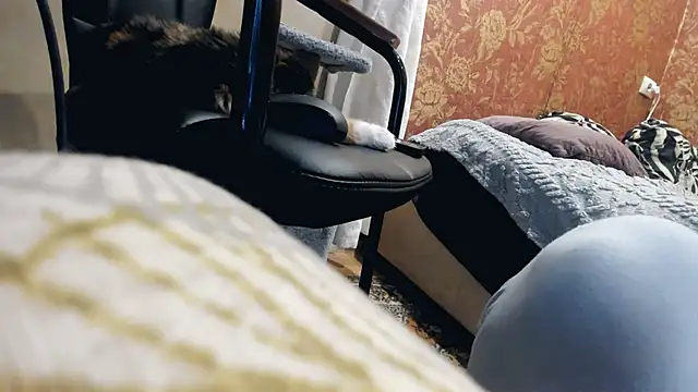 mia x love online show from 19, 1, 2026