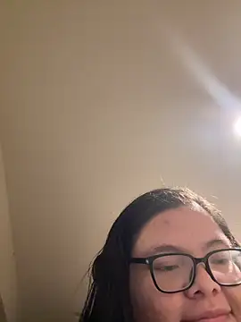 LiverandBrat77 online show from 16, 12, 2025