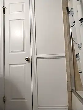 LiverandBrat77 online show from 28, 2, 2025