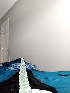 LiverandBrat77 online show from 28, 2, 2025