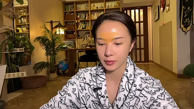 Snapshot of grandeeney chatting on 5, 12, 2025 grandeeney online show from 5, 12, 2025