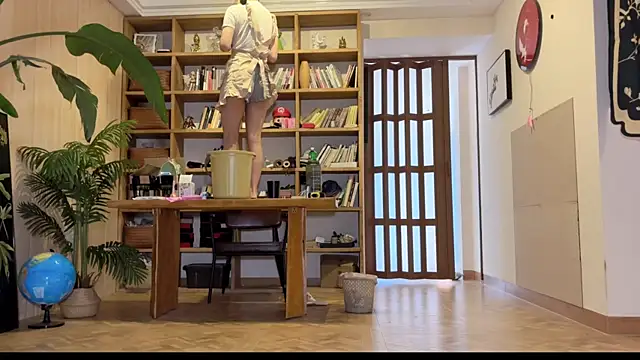 Snapshot of grandeeney chatting on 8, 1, 2025 grandeeney online show from 8, 1, 2025