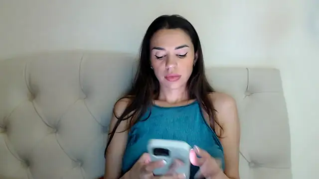 Mika Gold online show from 11, 11, 2025