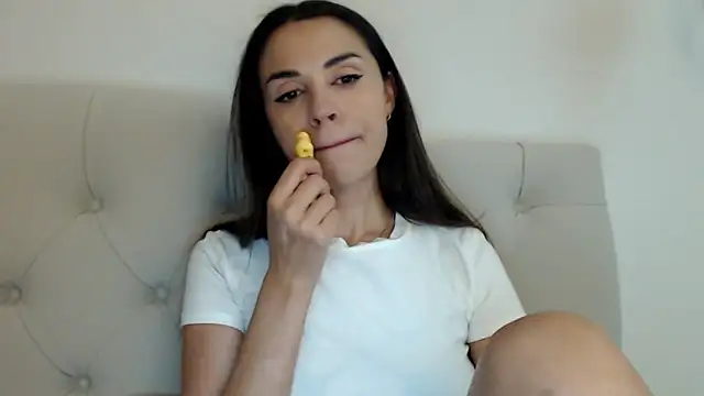 Mika Gold online show from 28, 10, 2025