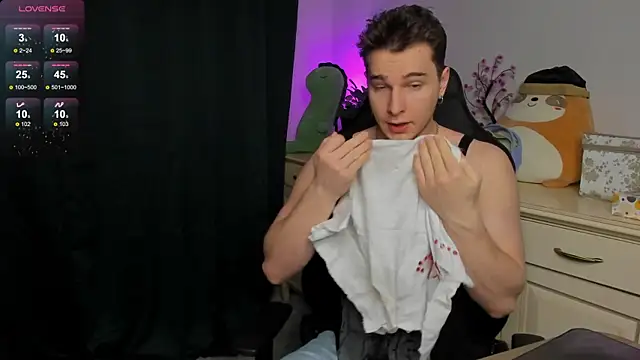 Vincent Strong online show from 5, 12, 2025