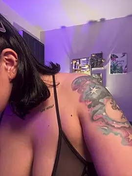 GigiiStone online show from 2, 4, 2026