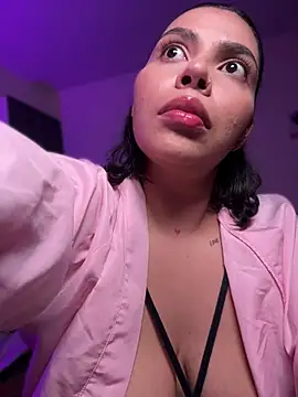 GigiiStone online show from 8, 4, 2026