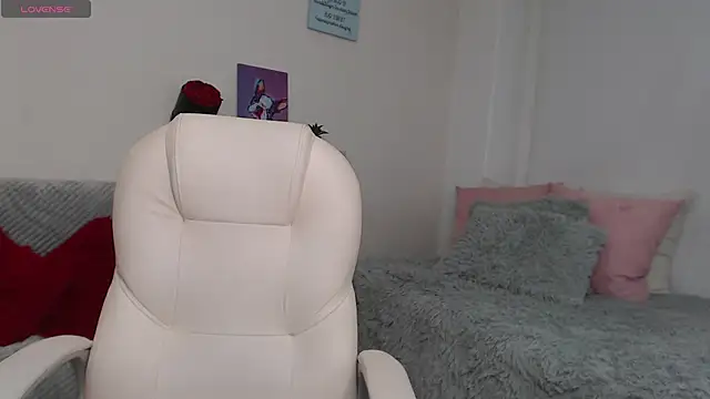 sofia perez    online show from 15, 10, 2025