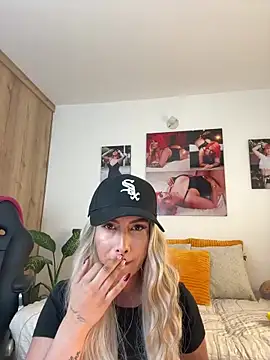 zafiro mo0n online show from 24, 2, 2025