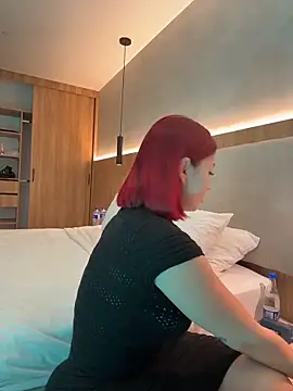 zafiro mo0n online show from 5, 4, 2026