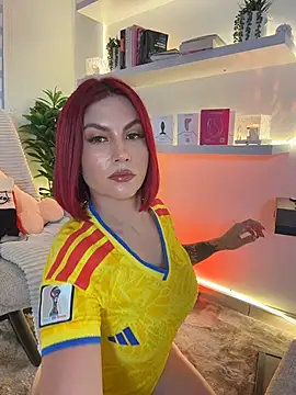 Snapshot of zafiro_mo0n chatting on 17, 6, 2026 zafiro mo0n online show from 17, 6, 2026