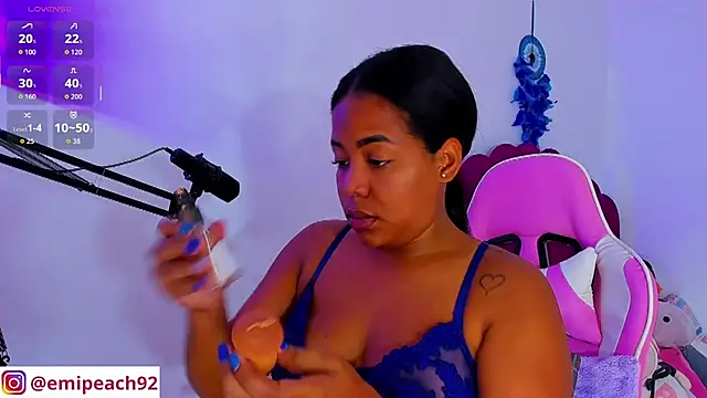 samanthaabloom online show from 5, 11, 2025