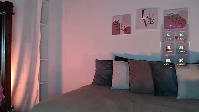 Snapshot of dahian_s chatting on 8, 10, 2025 dahian s online show from 8, 10, 2025