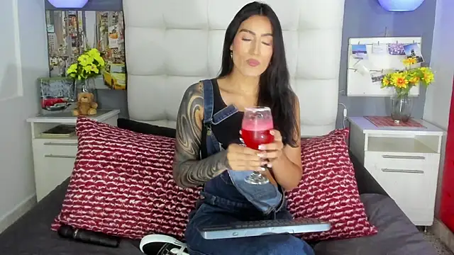 Snapshot of Taly_Fox chatting on 29, 11, 2025 Taly Fox online show from 29, 11, 2025